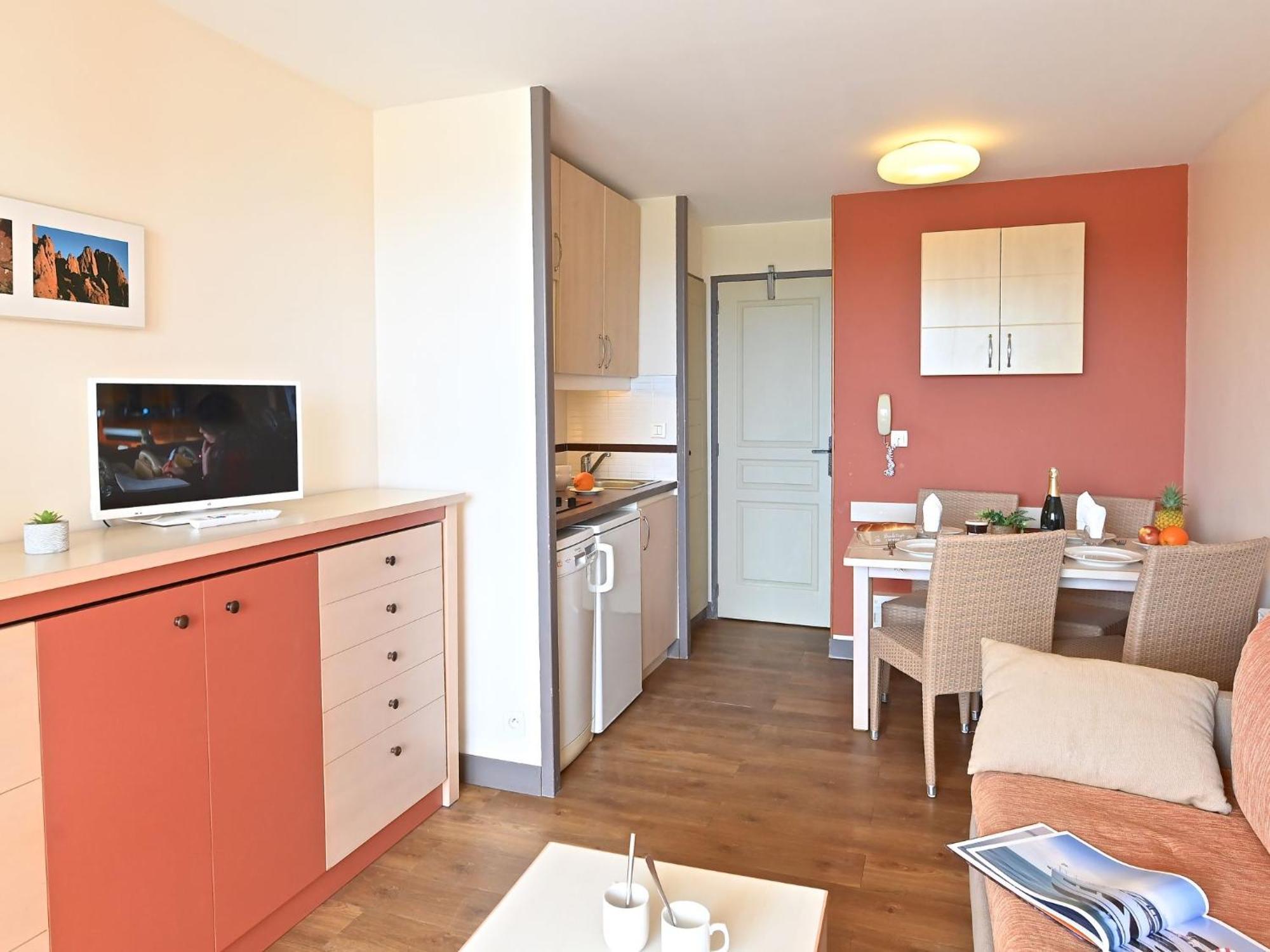 Apartment Village Cap Esterel - Le Village-76 By Interhome Saint-Raphaël Exterior foto